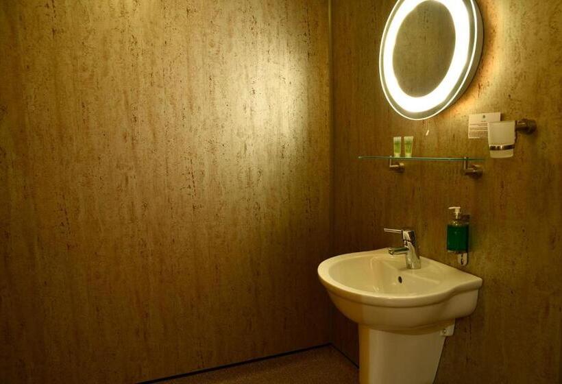 חדר סטנדרט יחיד, The Knighton