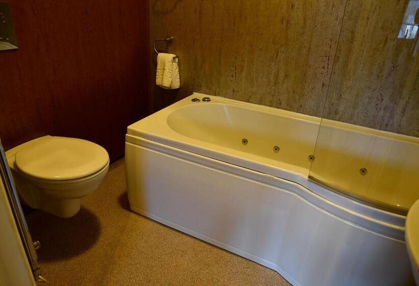 חדר סופריור עם מיטת קינג, The Knighton