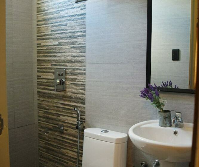 اتاق خانوادگی, Dy Viajero Transient