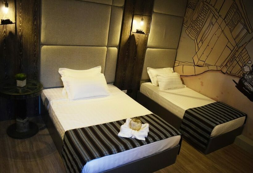 اتاق خانوادگی, Dy Viajero Transient