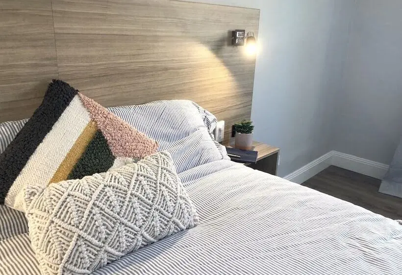 バス共有のスタンダードルーム, Carnarvon Lodge Kirribilli, Sydney