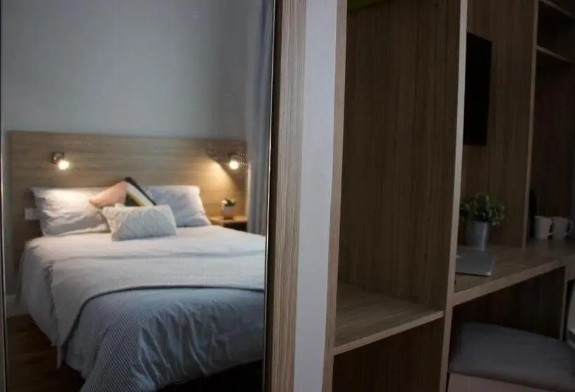 バスルーム共有のトリプルスタンダード, Carnarvon Lodge Kirribilli, Sydney