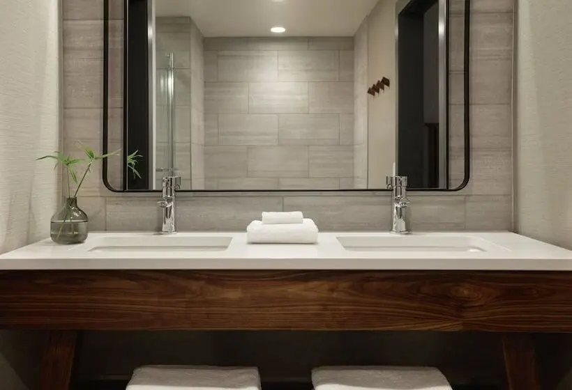スイート, Kimpton   Armory Hotel Bozeman, An Ihg