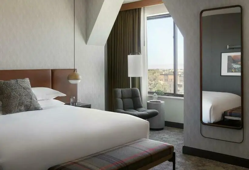 身障者適用キングサイズベッドルーム, Kimpton   Armory Hotel Bozeman, An Ihg