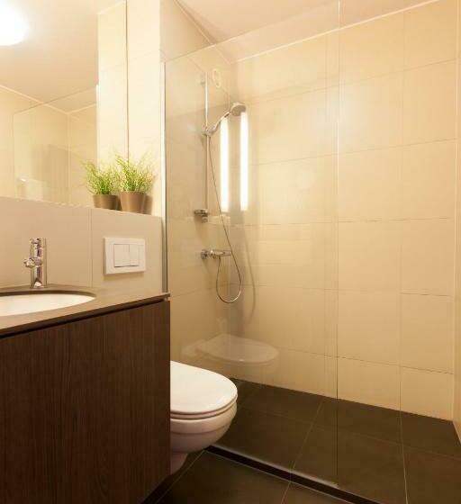 Eenvoudige Kamer, La Passerelle