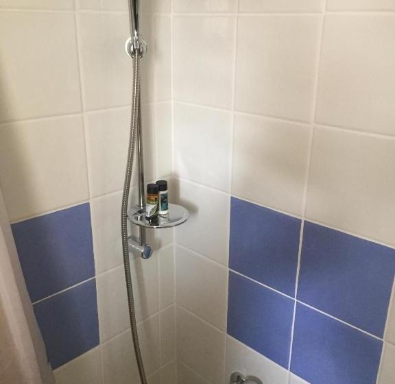 高级三人间, Simotel Ermis