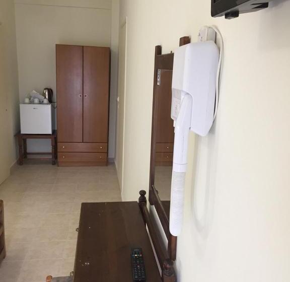 标准三人间, Simotel Ermis