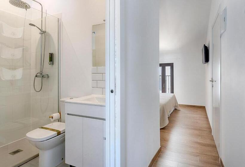 Standard Triple Room with Terrace, Hostal Altea House