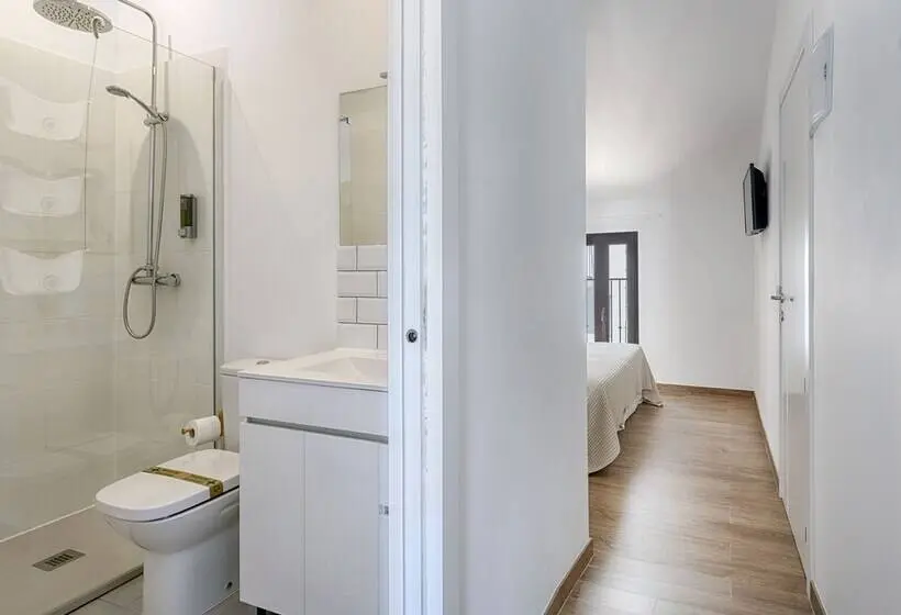 Standard Triple Room with Terrace, Hostal Altea House