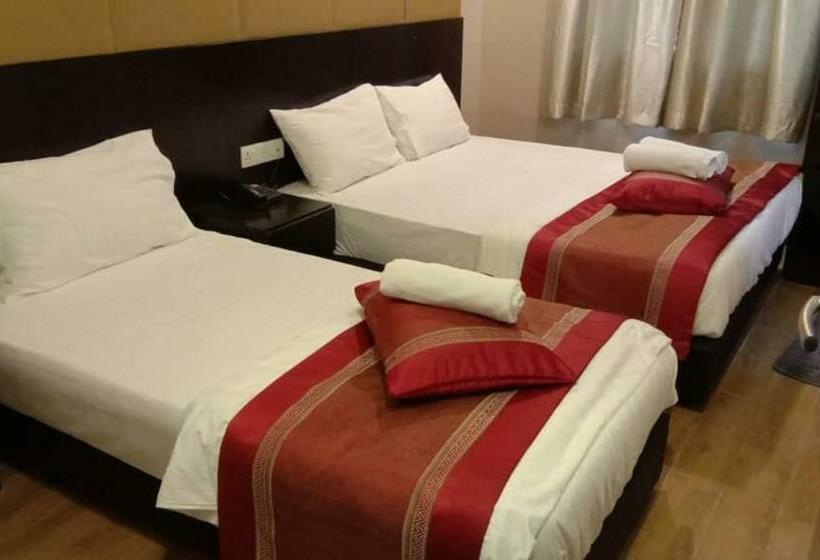 اتاق لوکس سه تخته, D Spark Hotel Bayu Tinggi