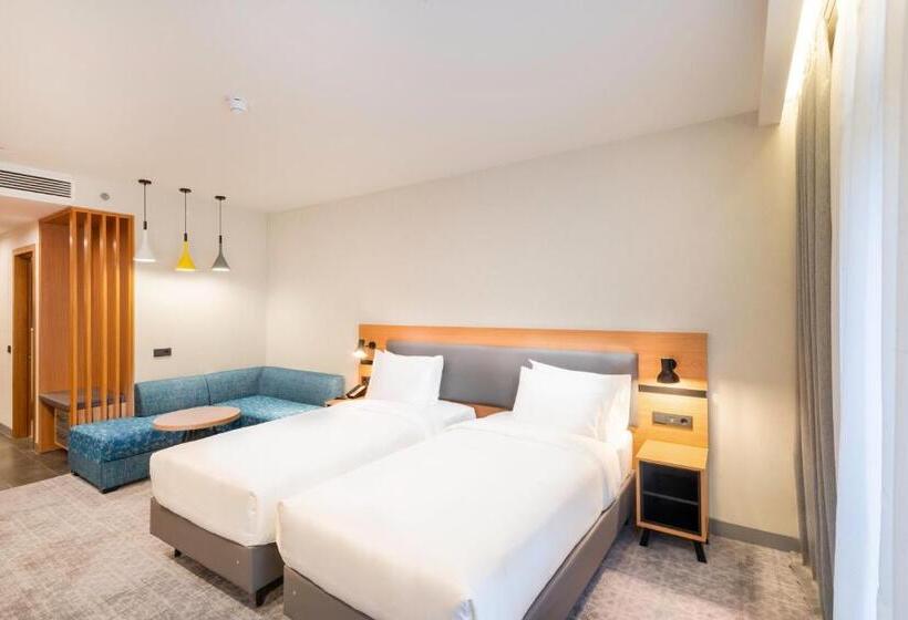 스탠다드 룸, Holiday Inn Yerevan Republic Square, An Ihg