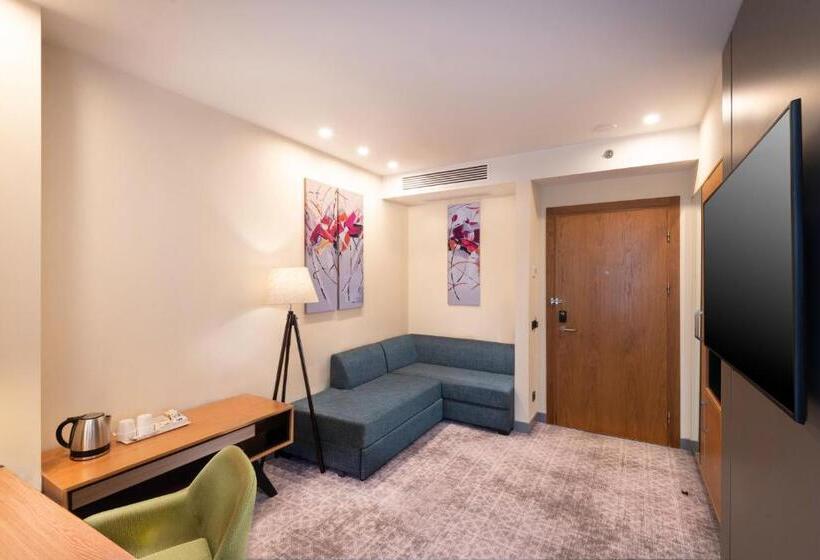 스위트 킹사이즈 침대, Holiday Inn Yerevan Republic Square, An Ihg