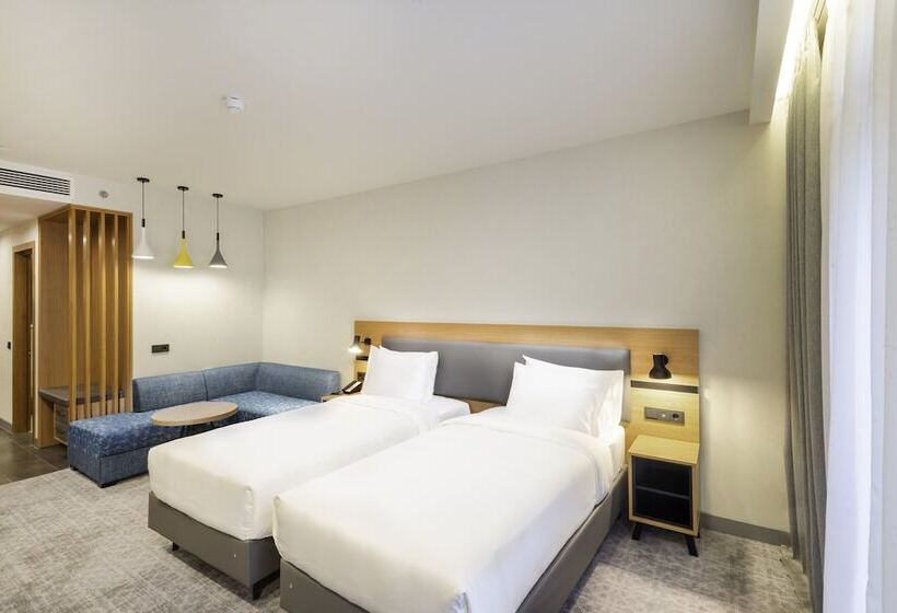 스탠다드 룸, Holiday Inn Yerevan Republic Square, An Ihg