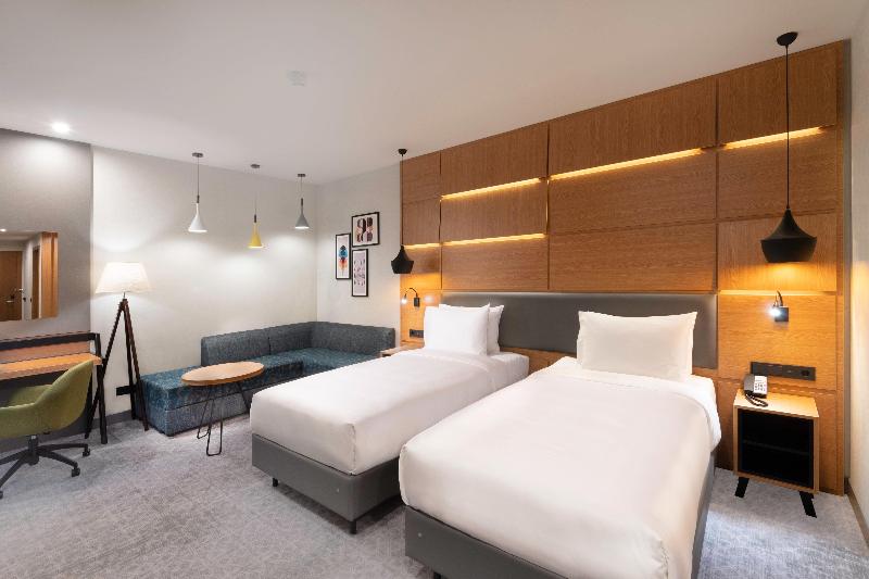 스위트 킹사이즈 침대, Holiday Inn Yerevan Republic Square, An Ihg