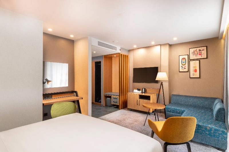 이그제큐티브 룸 킹사이즈 침대, Holiday Inn Yerevan   Republic Square, An Ihg