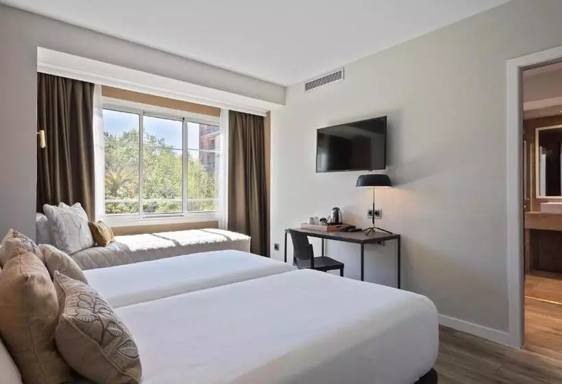 Habitació Triple Estàndard, Acta Splendid