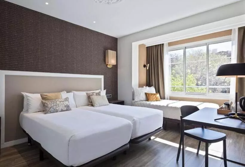 Habitació Triple Estàndard, Acta Splendid