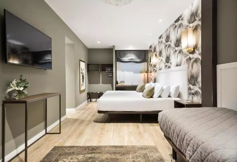 Habitació Quàdruple Estàndard, Acta Splendid