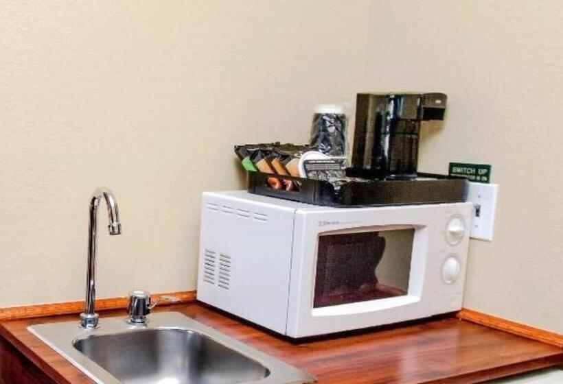 キングサイズベッドのスイートルーム, Comfort Inn & Suites At I 74 And 155