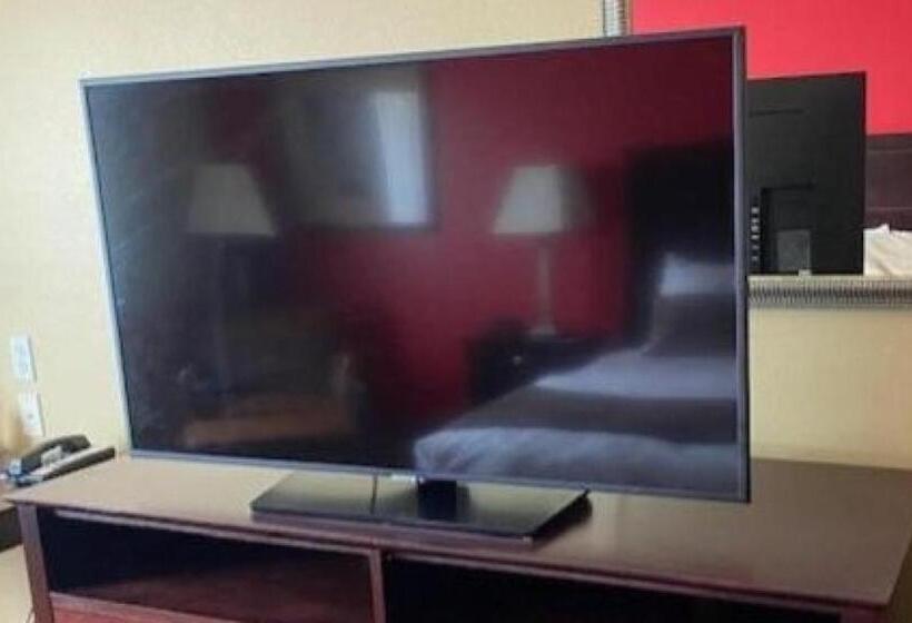 スイート, Comfort Inn & Suites At I 74 And 155