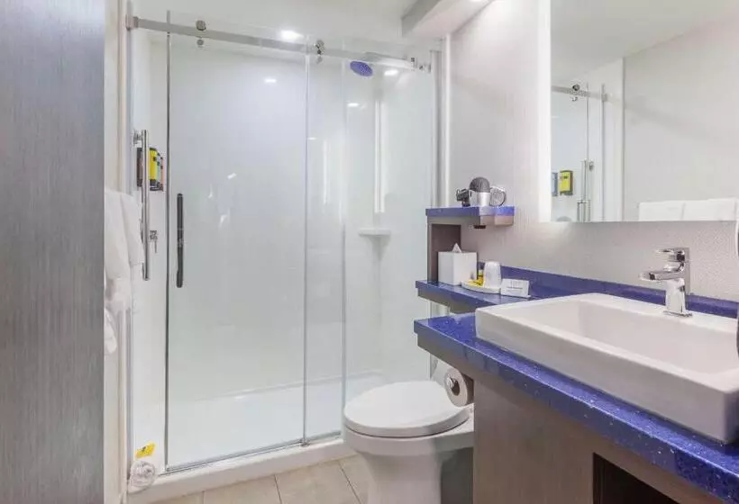 سوییت, Glō Best Western Mississauga Corporate Centre