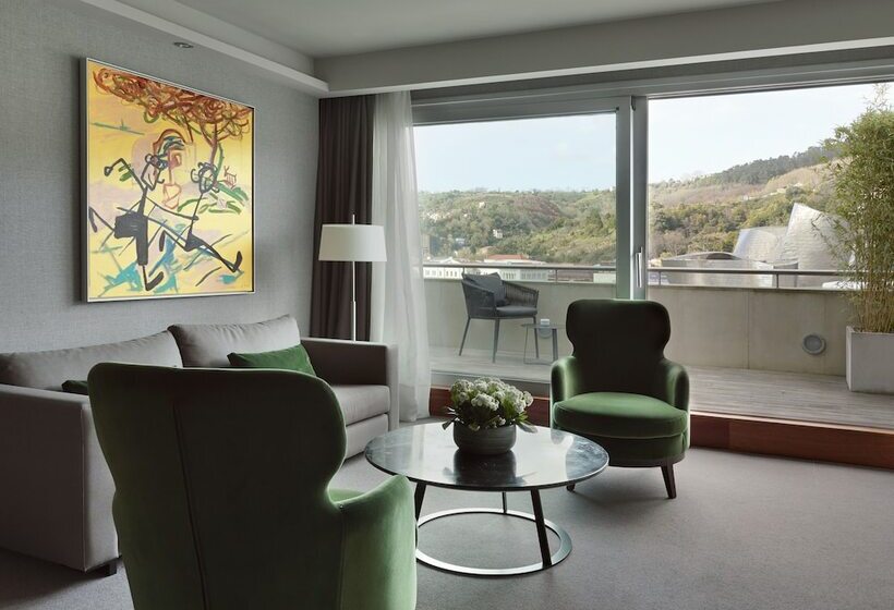高级套房, The Artist Grand Hotel Of Art