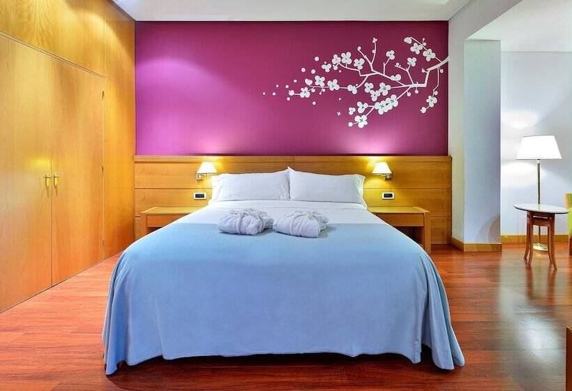 سوییت جونیور, Malaga Alameda Centro Affiliated By Meliá