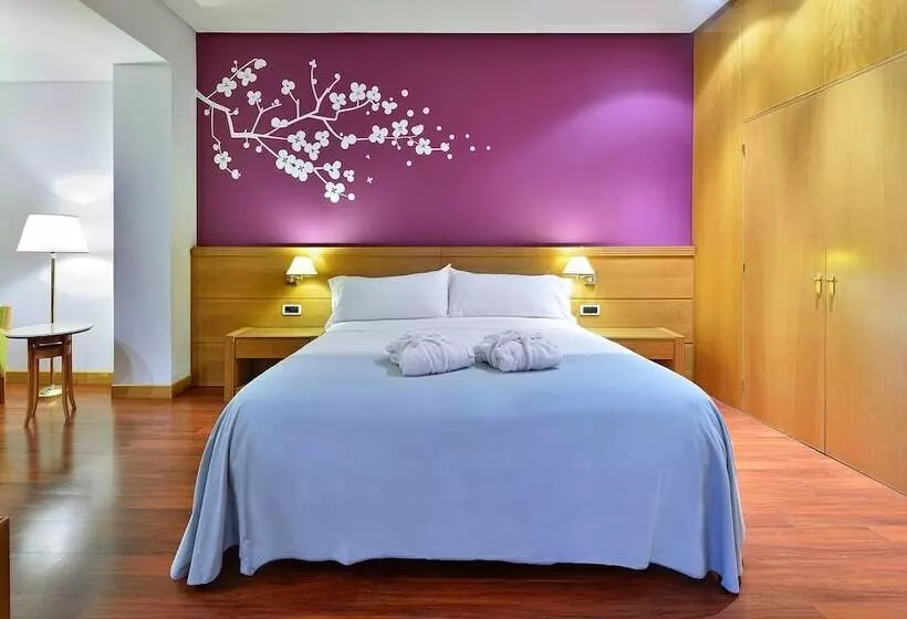 ジュニアスイート, Malaga Alameda Centro Affiliated By Meliá