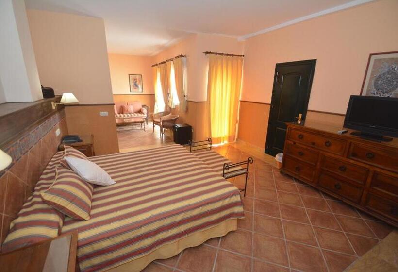 جناح جونيور, México