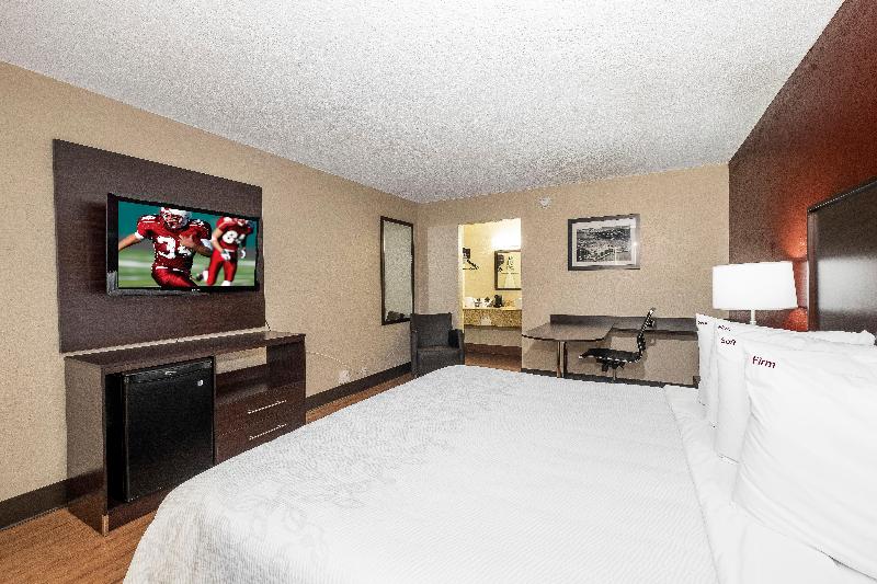 带大床的高级房间, Red Roof Inn Plus+ St. Augustine