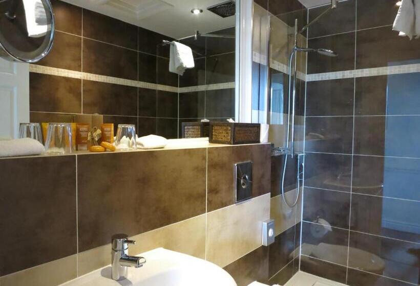 Люкс, The Studley