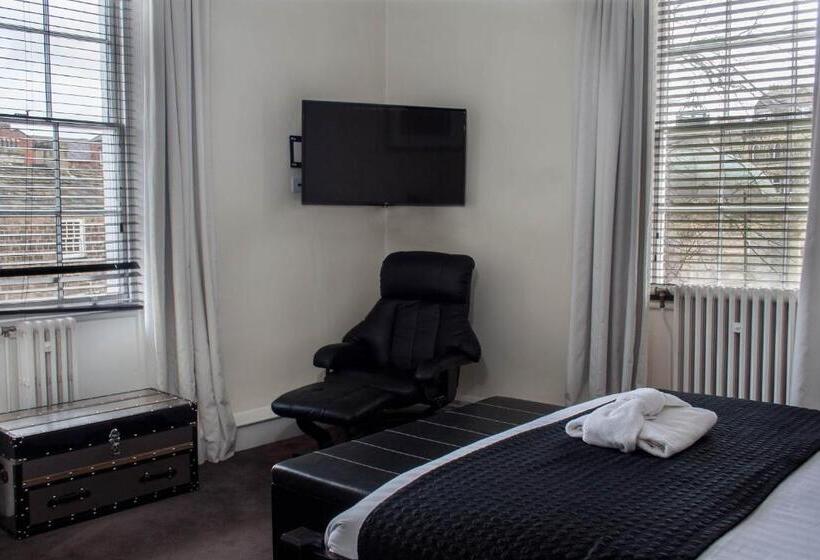 Люкс, The Studley