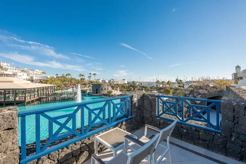 اتاق استاندارد با چشم‌انداز استخر, LIVVO Volcán Lanzarote