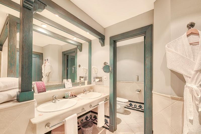 Номер Стандарт Вид на Бассейн, LIVVO Volcán Lanzarote