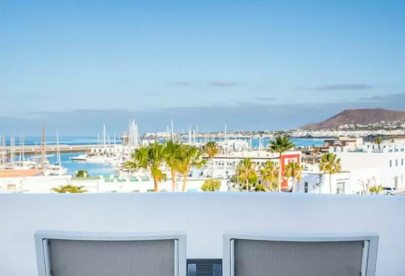 سوییت جونیور, LIVVO Volcán Lanzarote