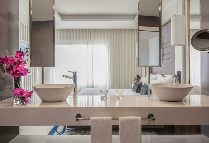 اتاق خانوادگی با چشمانداز دریا, Tivoli Carvoeiro