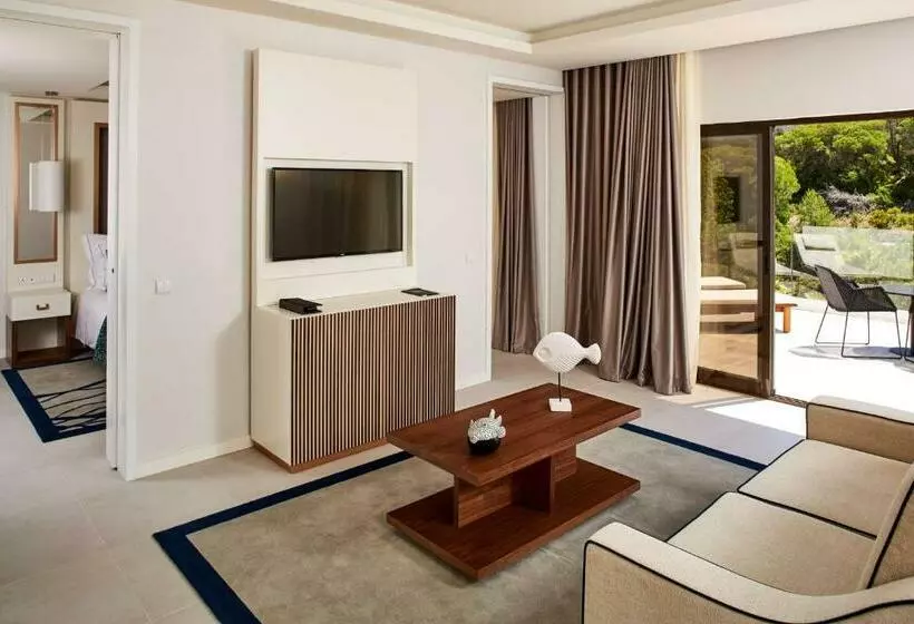 Quarto Deluxe com Terraço, Tivoli Carvoeiro