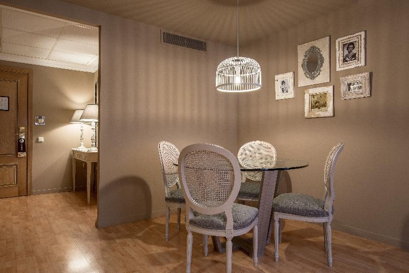 جناح جونيور, Vincci Lys