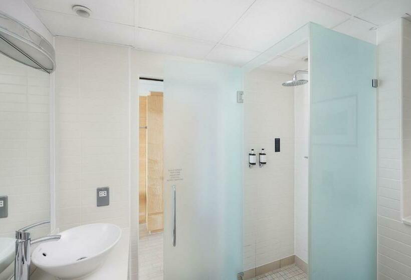 디럭스 패밀리 룸, Voco Reading