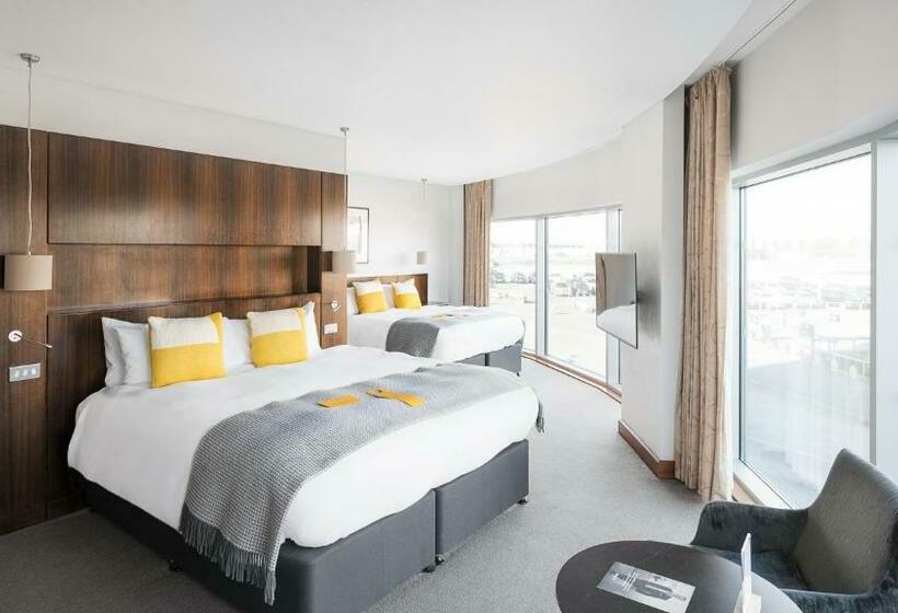 Семейный Номер Deluxe, Voco Reading