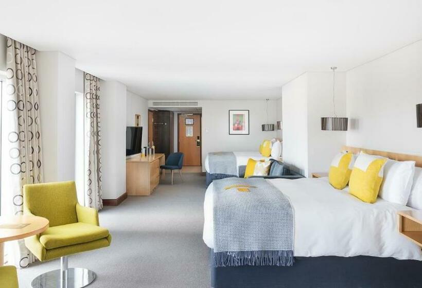 수피리어 패밀리 룸, Voco Reading