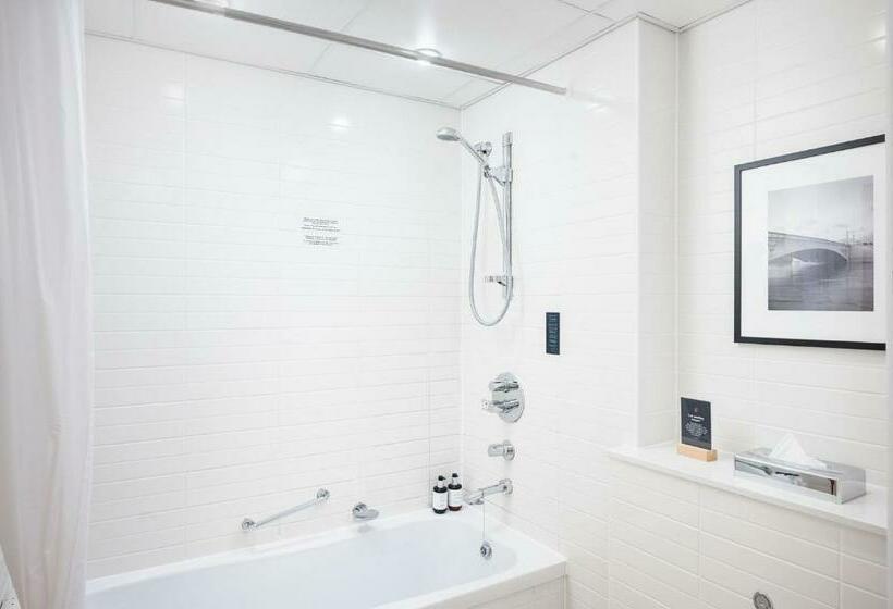 수피리어 패밀리 룸, Voco Reading