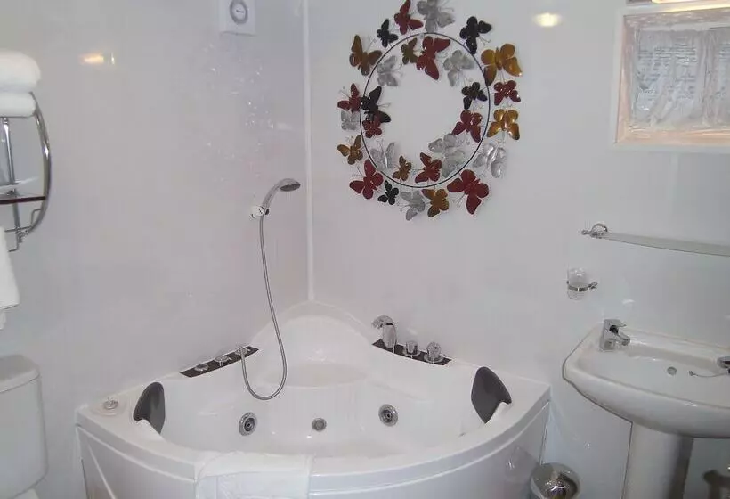 سوئیت دولوکس با چشمانداز, Virginia Cottage Guest House
