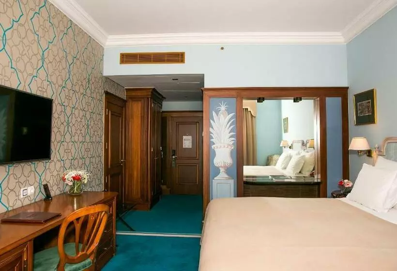 اتاق لوکس با چشم‌انداز شهر, Pestana Palace Lisboa Hotel & National Monument   The Leading Hotels Of The World