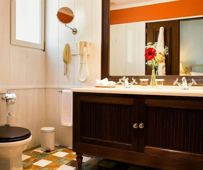 اتاق لوکس با چشم‌انداز باغ, Pestana Palace Lisboa Hotel & National Monument   The Leading Hotels Of The World