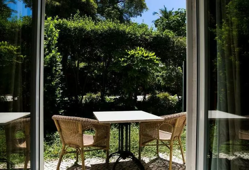 اتاق پریمیوم با چشم‌انداز باغ, Pestana Palace Lisboa Hotel & National Monument   The Leading Hotels Of The World