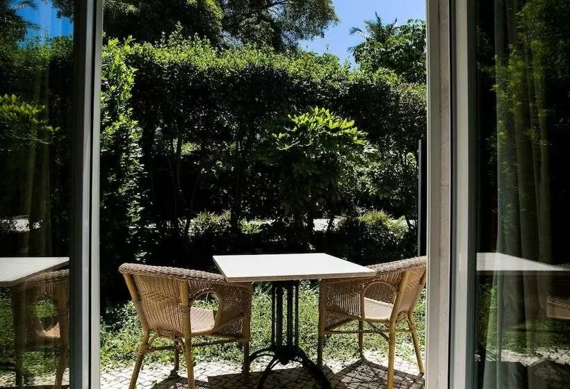 اتاق پریمیوم با چشم‌انداز باغ, Pestana Palace Lisboa Hotel & National Monument   The Leading Hotels Of The World