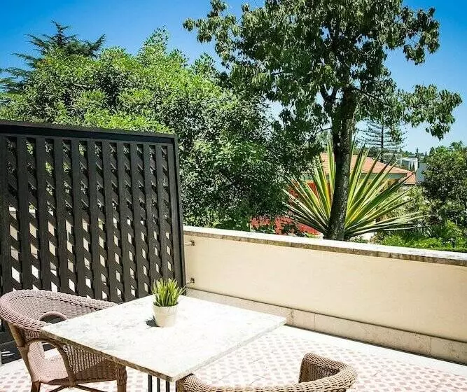 اتاق پریمیوم با چشم‌انداز باغ, Pestana Palace Lisboa Hotel & National Monument   The Leading Hotels Of The World