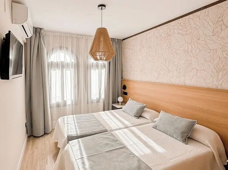 Suite Junior, Puente Real