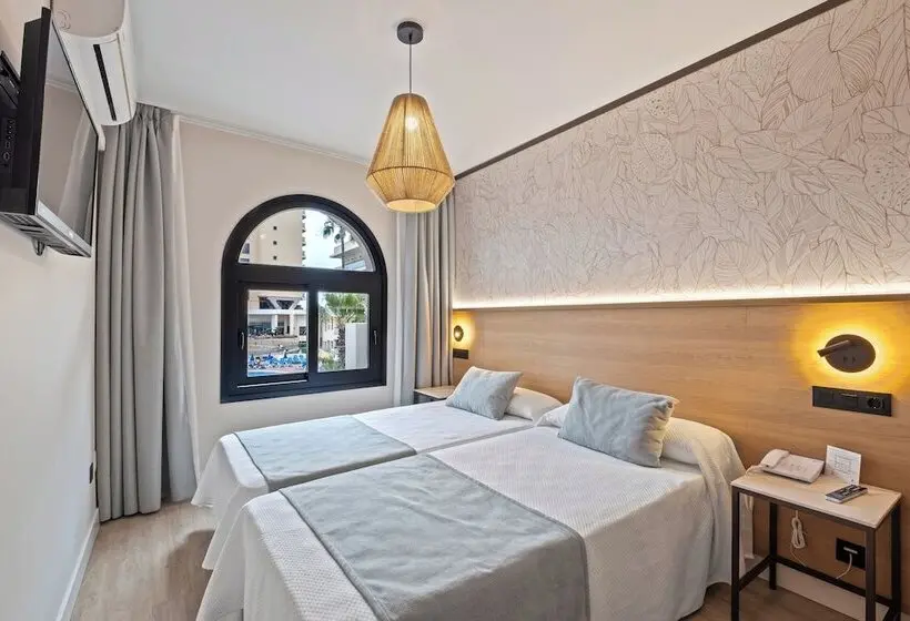 Junior Suite Vista Piscina, Puente Real